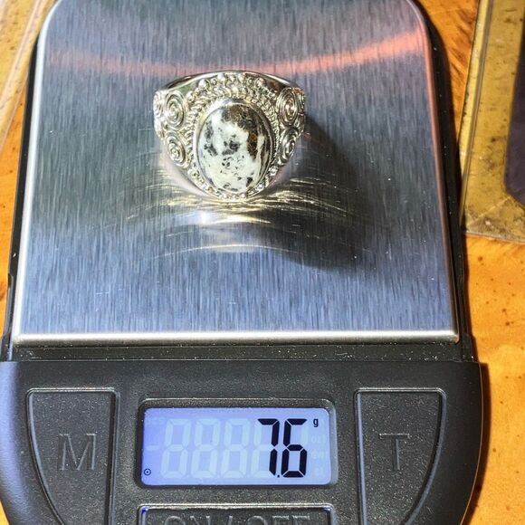 Genuine White Buffalo Sterling Silver Ring Size 7 - Picture 9 of 9